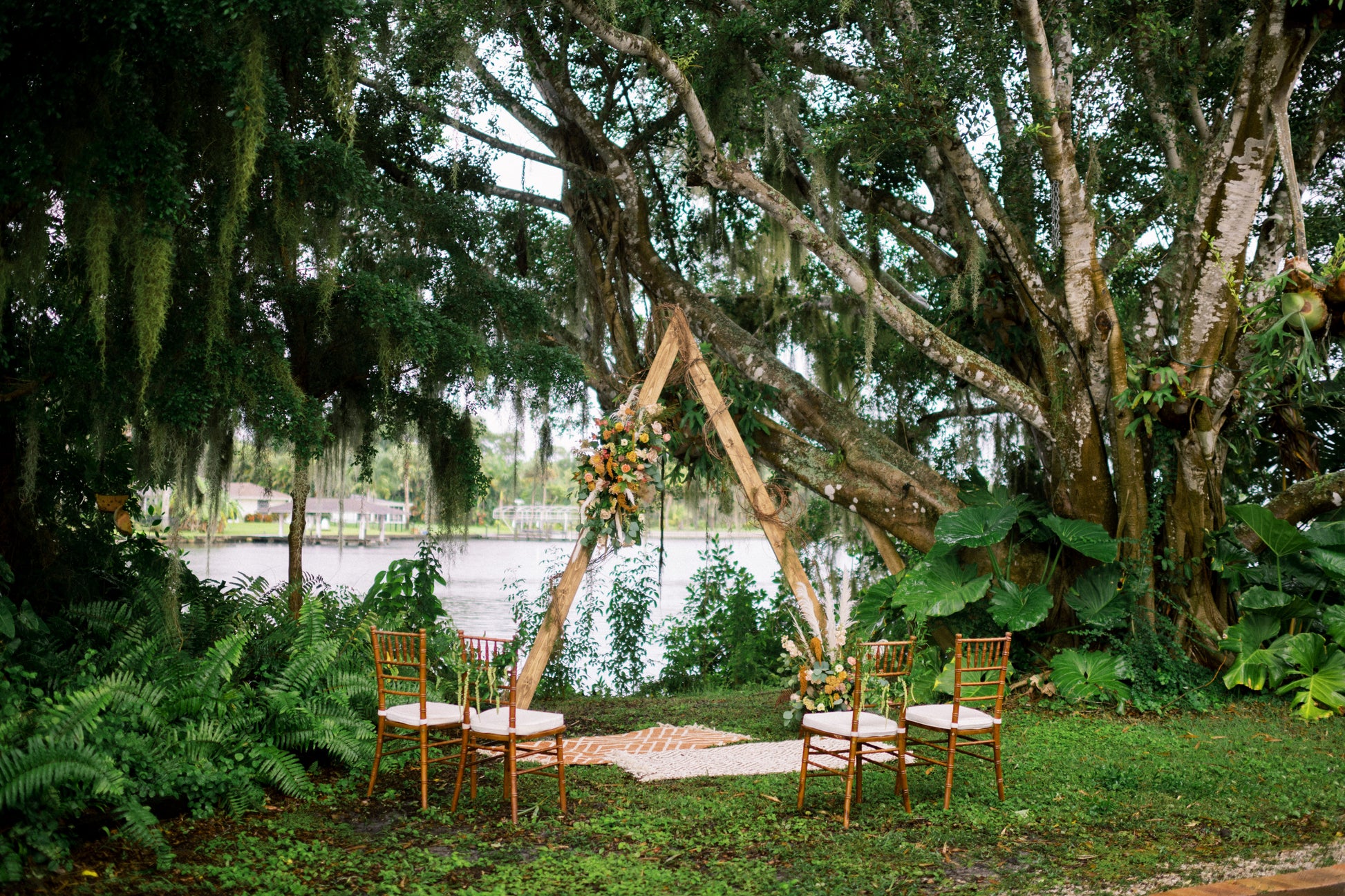 Triangle Arbor 9’ (w/ drill & brackets)